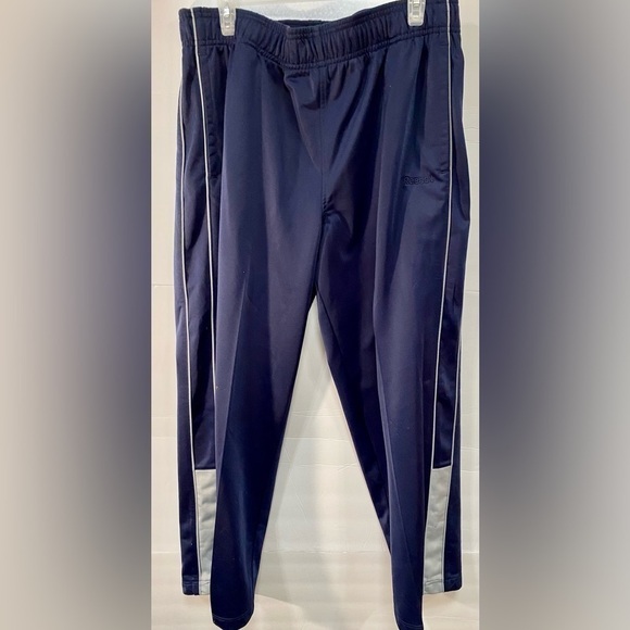 BLIE REEBOK JACKET SIZE MED AND BLUE REEBOK PANTS SIZE LARGE - Picture 6 of 7